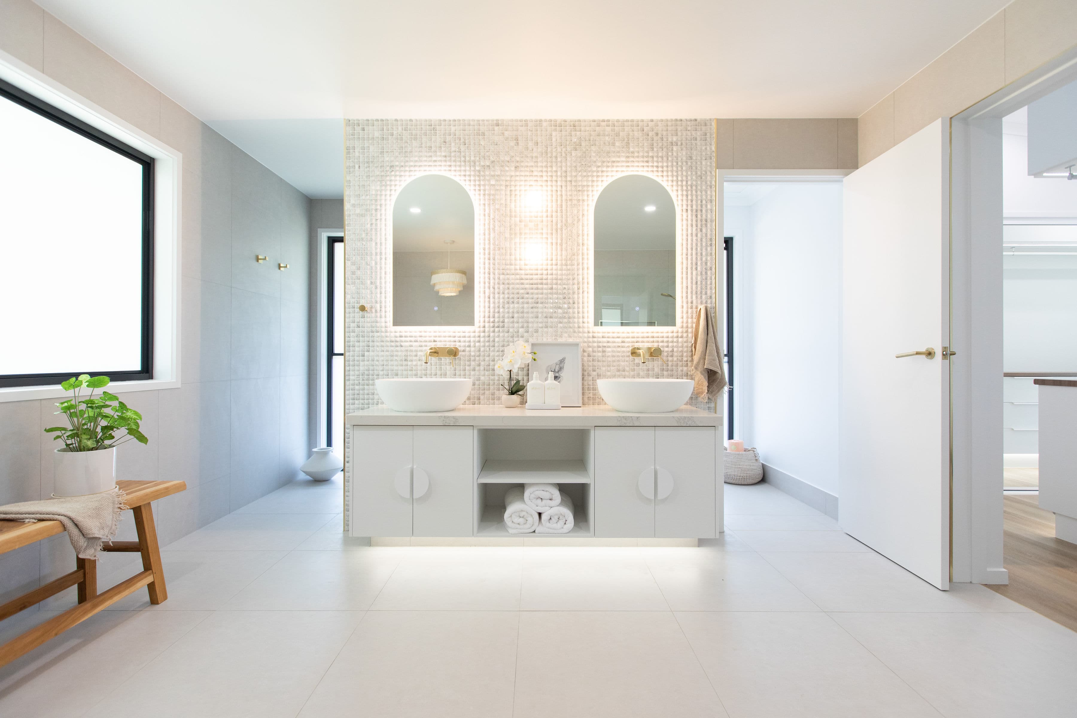 Oly Homes modern modular 4 bedroom floorplan Hamilton Bathroom