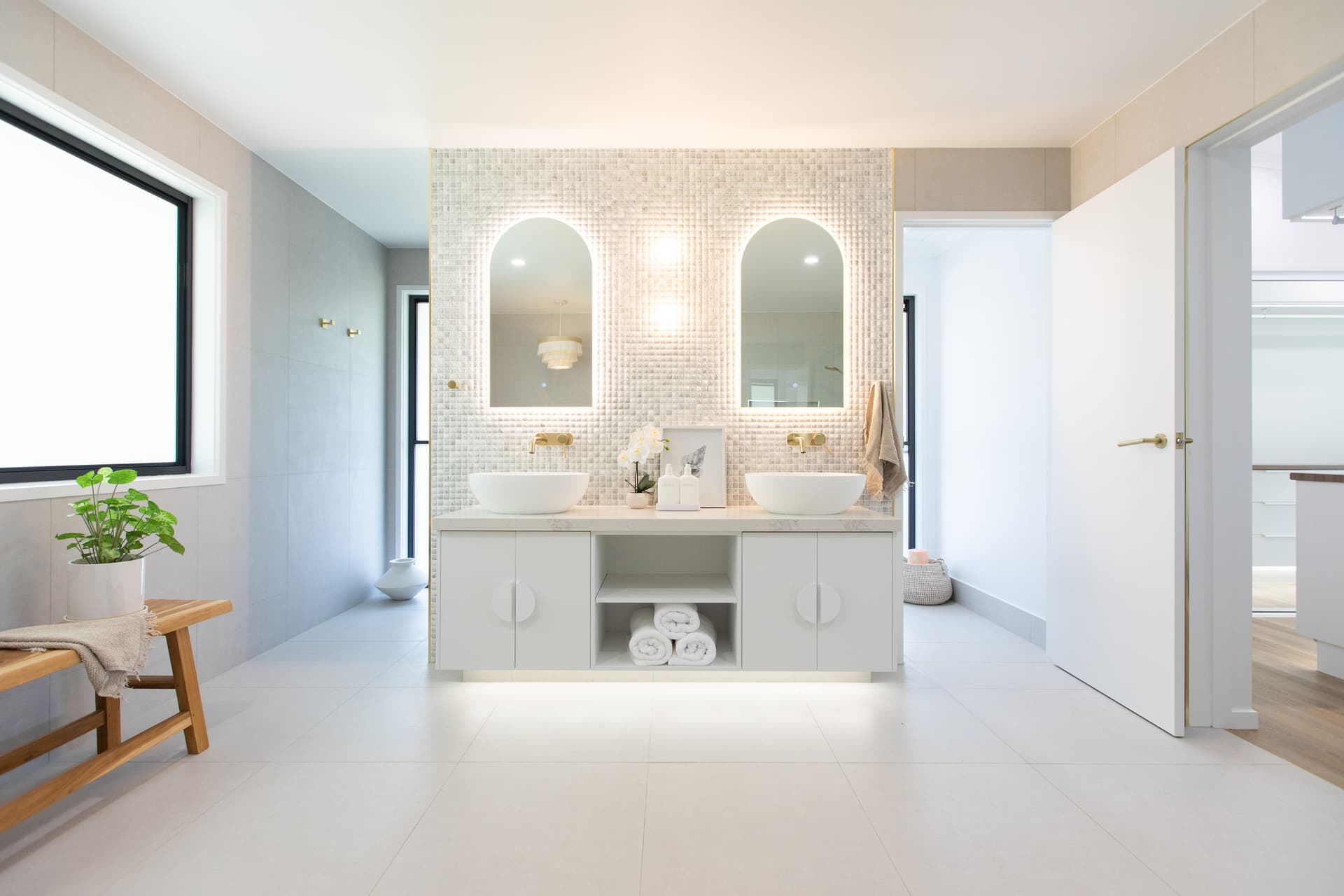 Oly Homes modern modular 4 bedroom floorplan Hamilton Bathroom